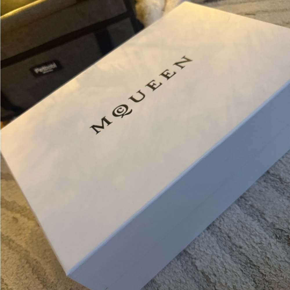 Alexander McQueen Oversized Men’s Sneakers, BRAND NEW. Never worn! Retail $590 - Picture 7 of 11